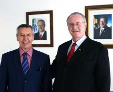 Curitiba, 27-12-10 - Visita ao governador - O governador Orlando Pessuti, recebeu a visita do advogado Nilson Sguarezi. Foto - Arnaldo Alves / AENotícias. 