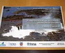 Na manhã do dia 30 de dezembro de 2010 foi realizado o lançamento dos Relatórios Executivos do Plano Estadual de Recursos Hídricos, que aborda a Situação, o Diagnostico e a Qualidade das bacias hidrográficas do Paraná. Foto:Marco Aurélio Jacob